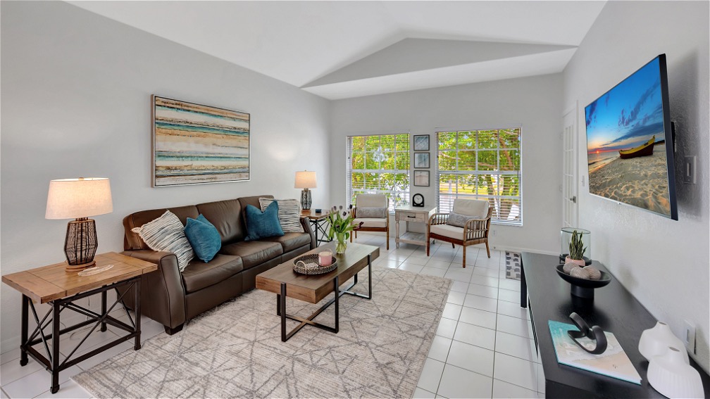 Listing# 98 Property Photo